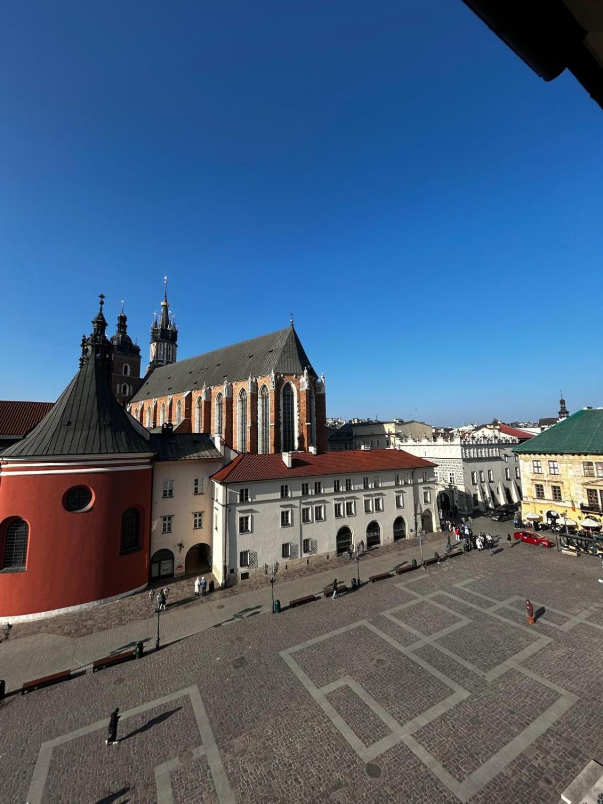 Small Market Square - Old Town Krakow Exterior photo